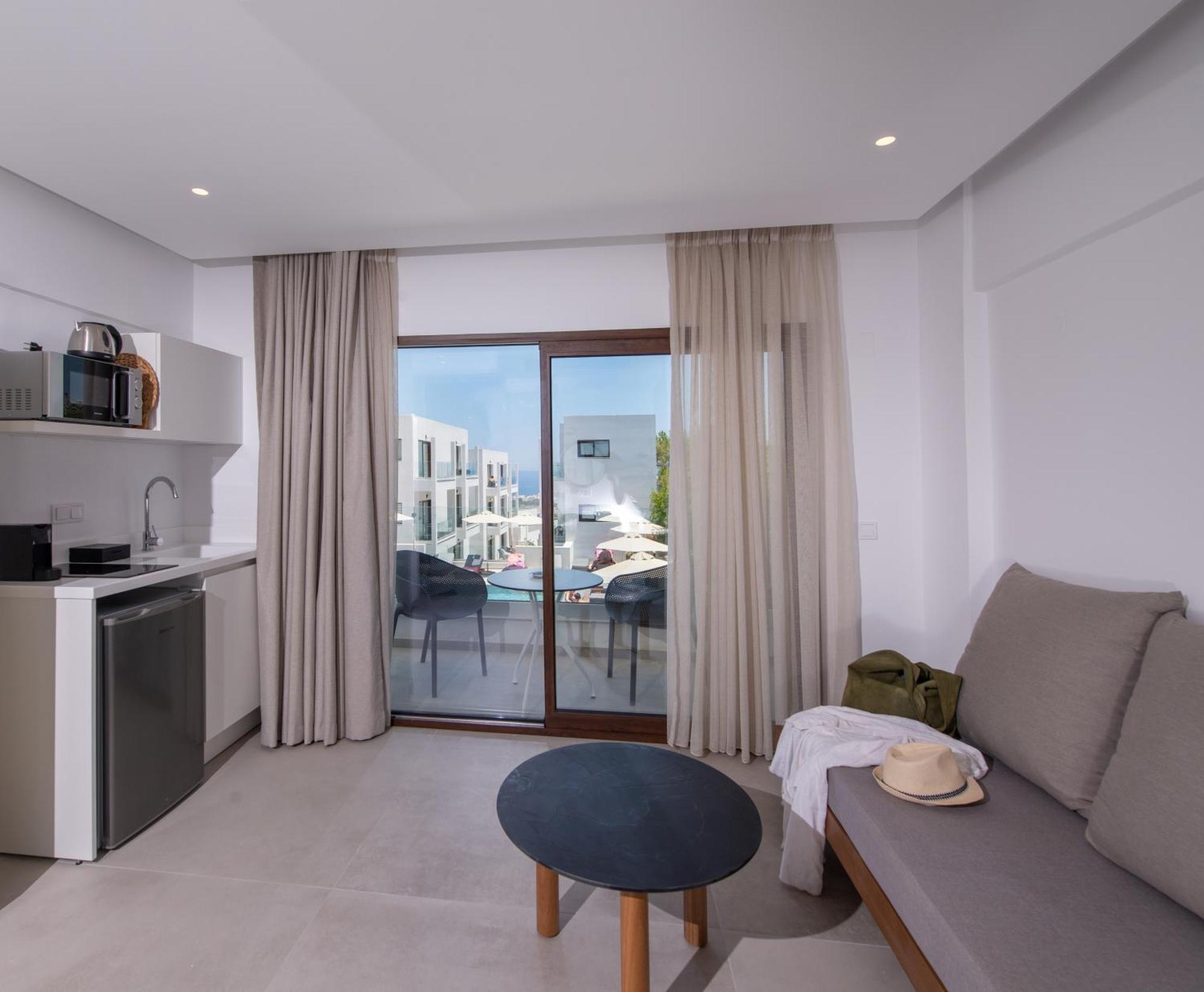 Mika Villas & Suites แอร์ซอนิสซอส ภายนอก รูปภาพ