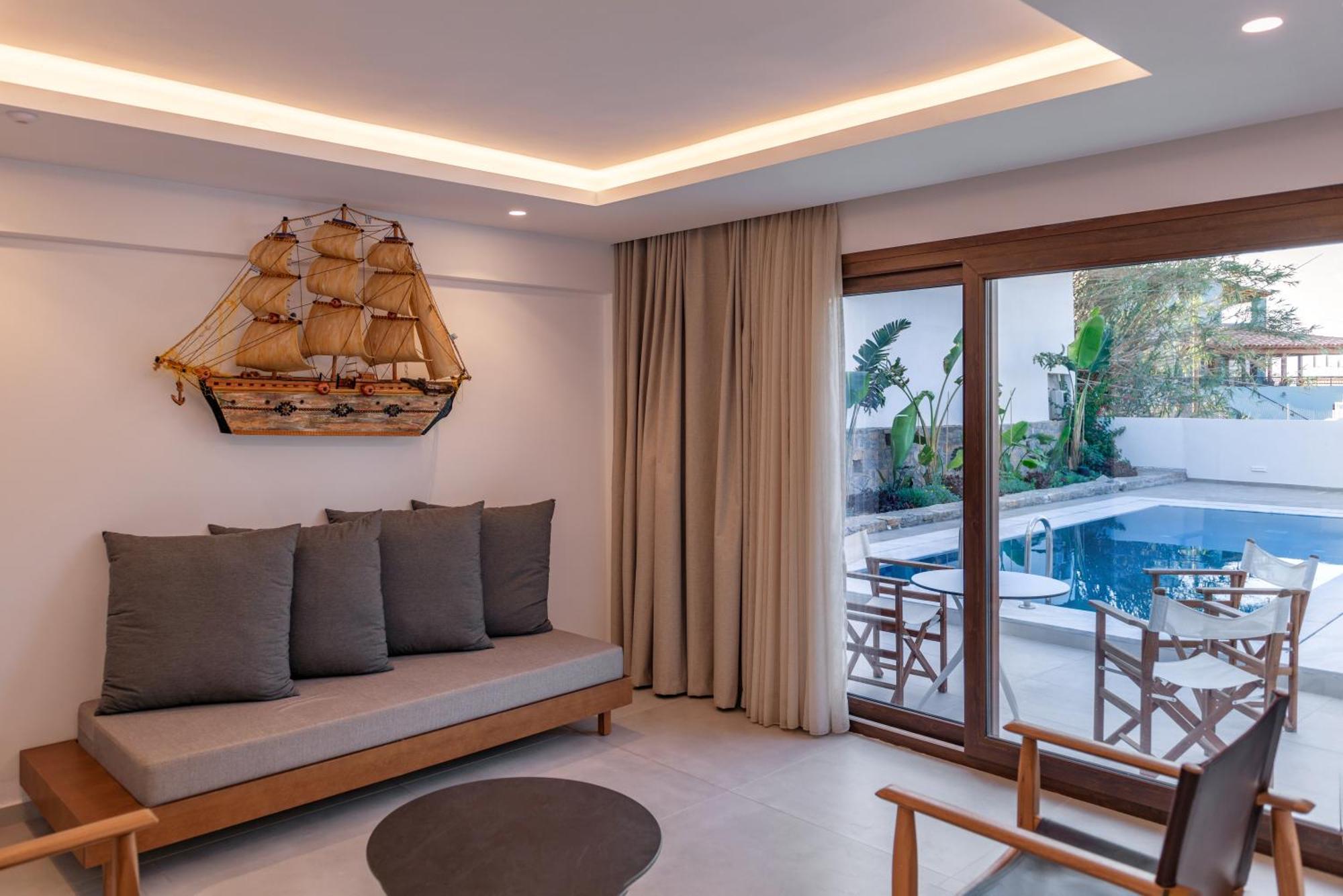 Mika Villas & Suites แอร์ซอนิสซอส ห้อง รูปภาพ